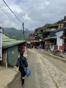 SuMa walking home from Sa Pa